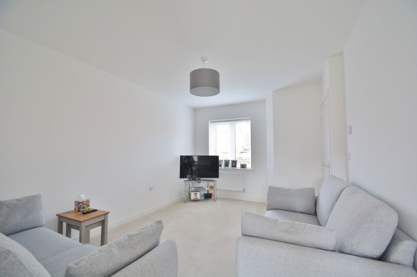 Images for Robin Gibb Road, Thame