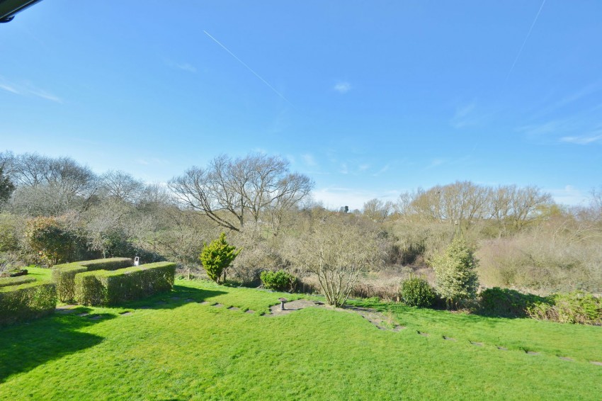 Images for Coombe Hill Crescent, Thame