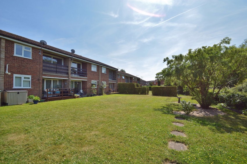 Images for Coombe Hill Crescent, Thame