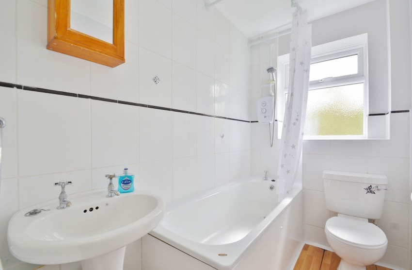 Images for Coombe Hill Crescent, Thame