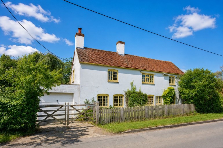 Worminghall Road, Oakley