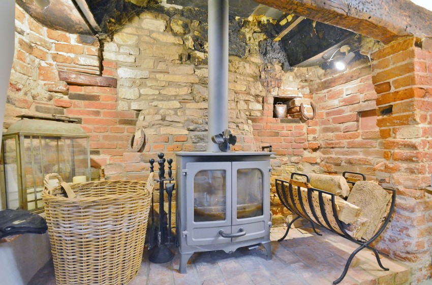 Images for Field Cottage, Upton