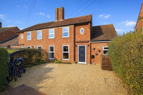 View Full Details for Churchill Crescent, Thame, OX9 3JN