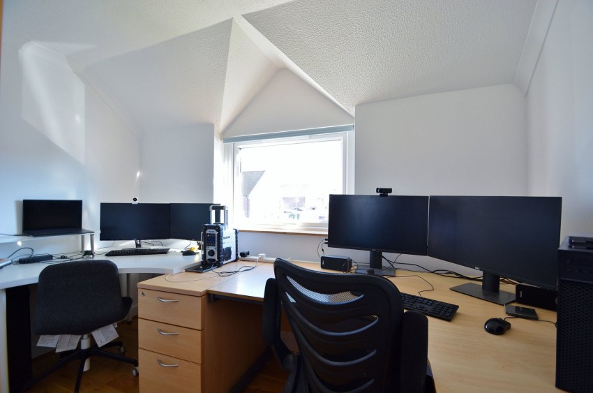 Images for Elmwood Close, Oakley