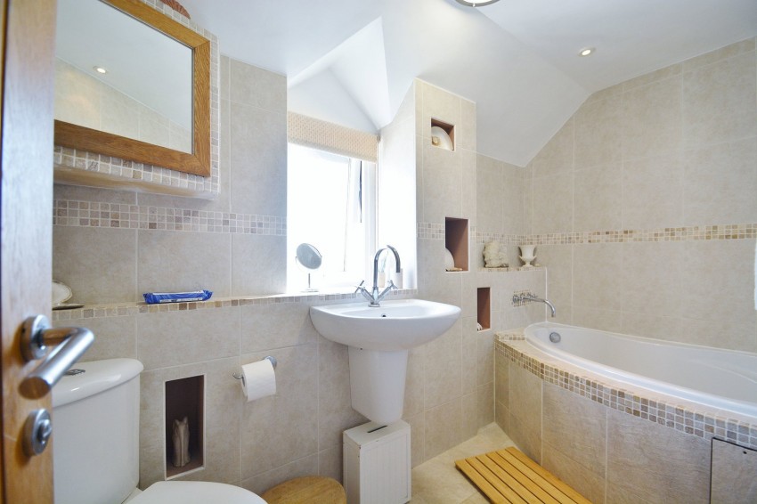 Images for Elmwood Close, Oakley