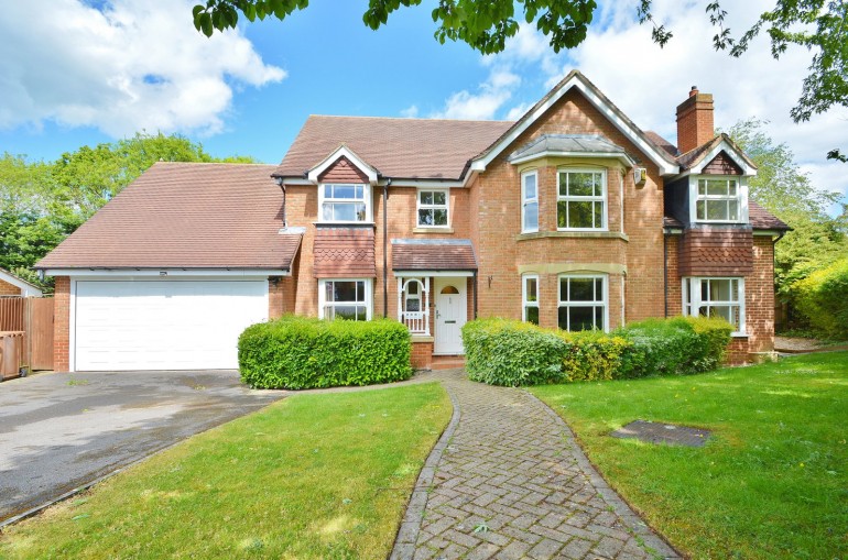 Swan Gardens, Tetsworth, OX9 7BN