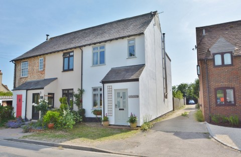 View Full Details for High Street, Tetsworth